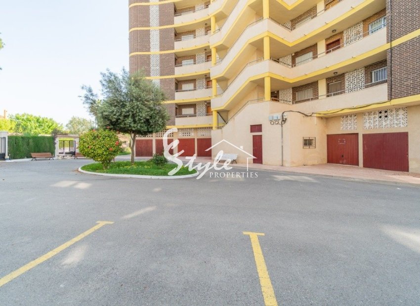 Buy apartment in 700 m from the beach in La Zenia, Orihuela Costa. ID 4110