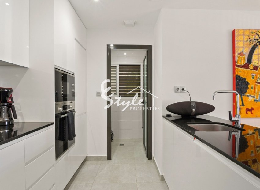 Buy apartment in Los Dolses, near the golf course in Villamartin, Costa Blanca. ID 6058