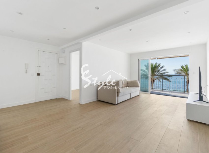 Buy apartment in Torrevieja, Costa Blanca, 50 meters from the beach. ID: 6304