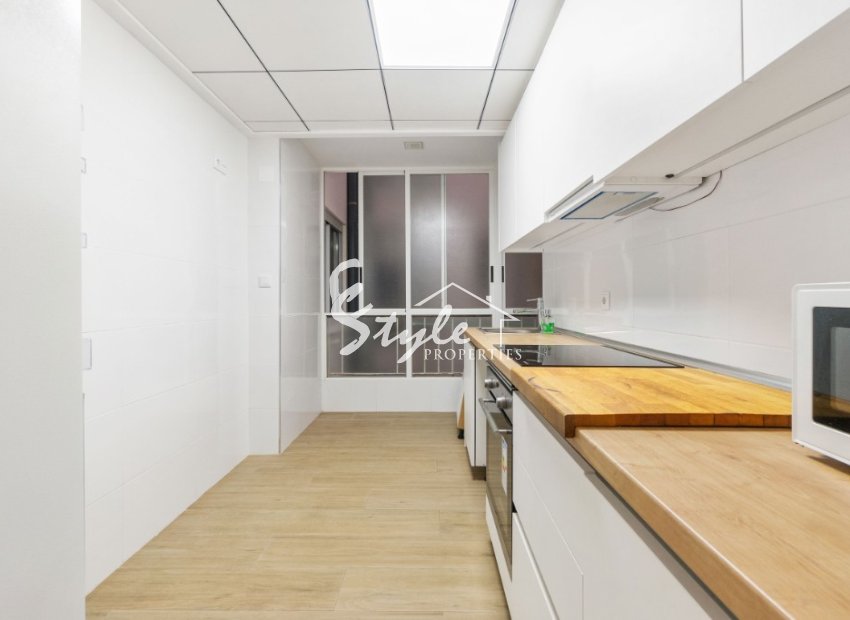 Buy apartment in Torrevieja, Costa Blanca, 50 meters from the beach. ID: 6304