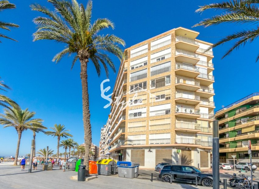 Buy apartment in Torrevieja, Costa Blanca, 50 meters from the beach. ID: 6304