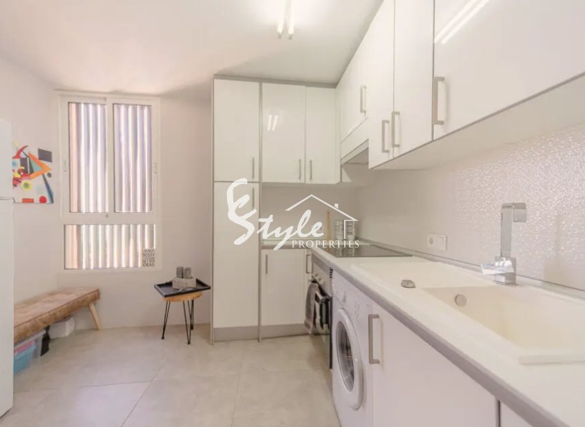 Buy apartment in Torrevieja, Costa Blanca, 50 meters from the beach. ID: ST-6351