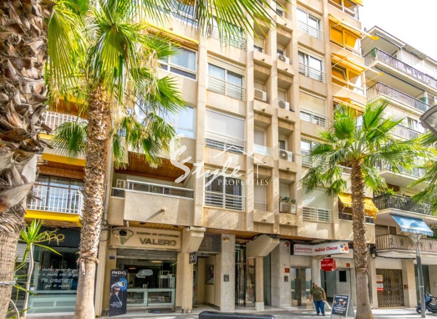 Buy apartment just 100 meters to the beach in Torrevieja, Costa Blanca. ID: 6209