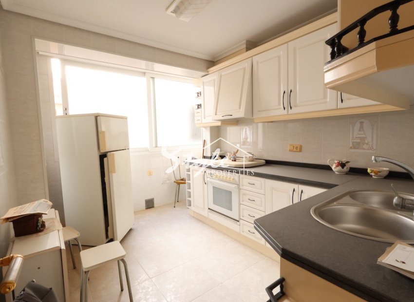 Buy apartment on the beach in Playa Central, Torrevieja, Costa Blanca. ID: 6278 