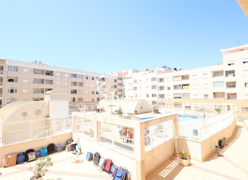 Buy apartment on the beach in Playa Central, Torrevieja, Costa Blanca. ID: ST-6341