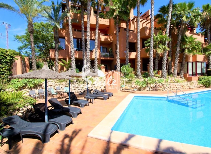 Buy apartment with pool in Costa Blanca close to golf in Villamartin. ID: 6115