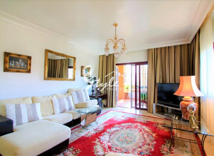 Buy apartment with pool in Costa Blanca close to golf in Villamartin. ID: 6115