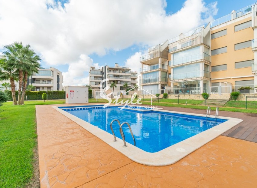 Buy apartment with pool in Costa Blanca close to golf in Villamartin. ID: 6352