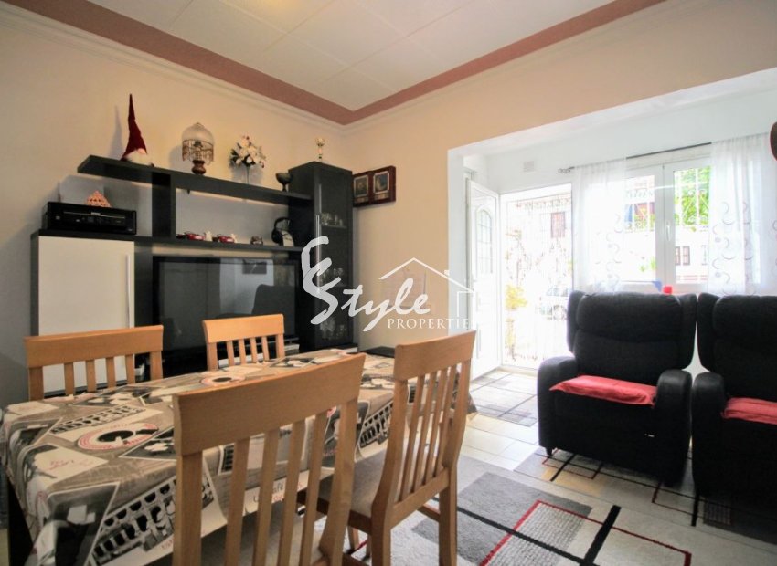 Buy bungalow close to the sea in Lago Jardin, Torrevieja, Costa Blanca. ID: 4290