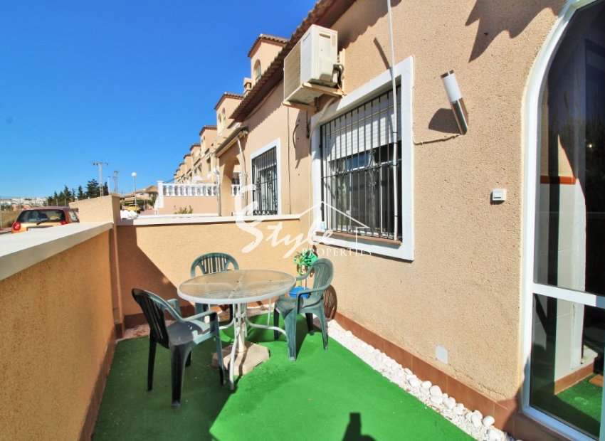 Buy bungalow in Costa Blanca close to sea in Punta Prima. 4013