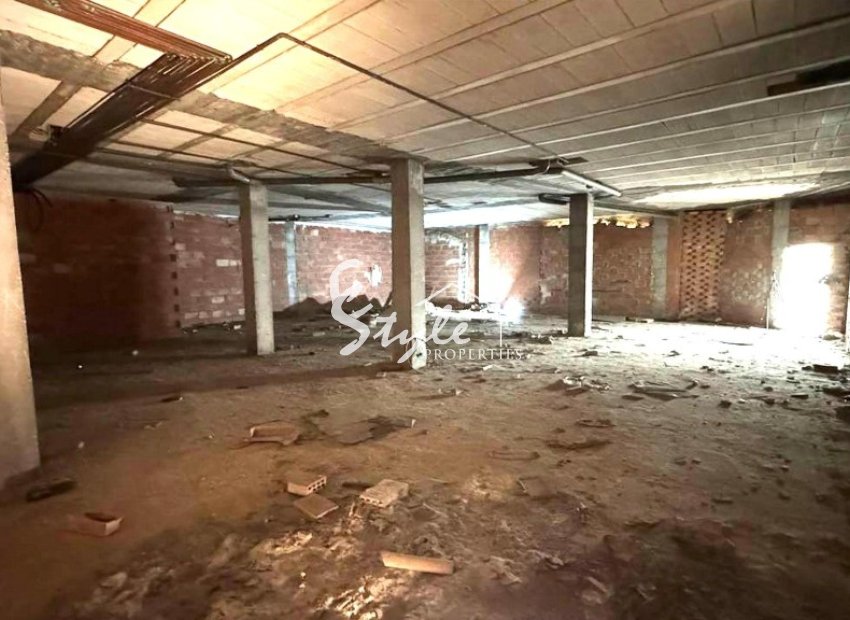 Buy commercial property just 250 meters from 