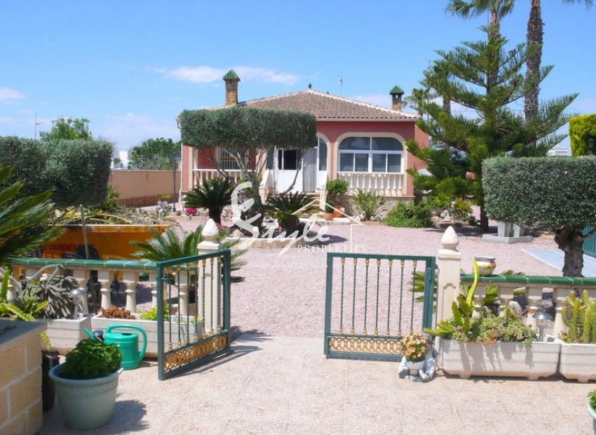 Buy Country house on a large plot in Dolores, Costa Blanca. ID: 4063