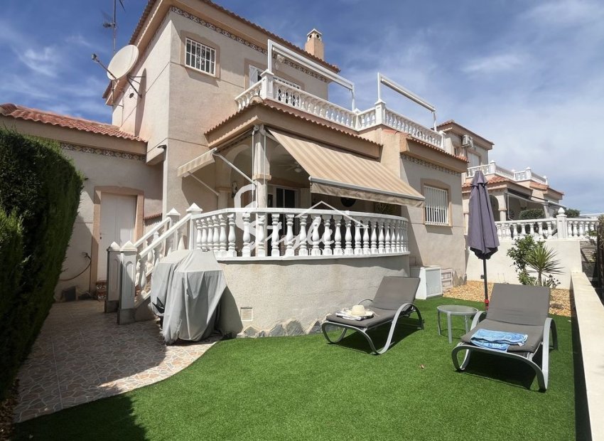 Buy country villa in Algorfa, Costa Blanca. ID: ST-6354