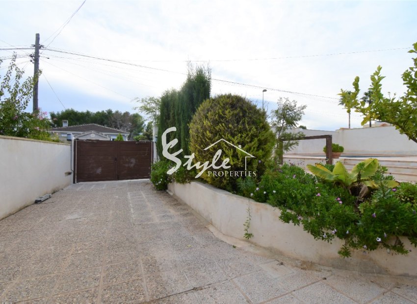 Buy detached house with pool in Pinar de Campoverde, Costa Blanca, Spain. ID: 4275
