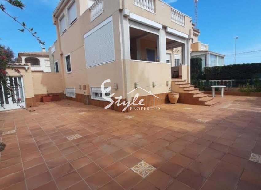 Buy Duplex close to the sea and beach in Residencial “Balcón del Mediterráneo” of Torrelamata, Torrevieja. ID: 6279 