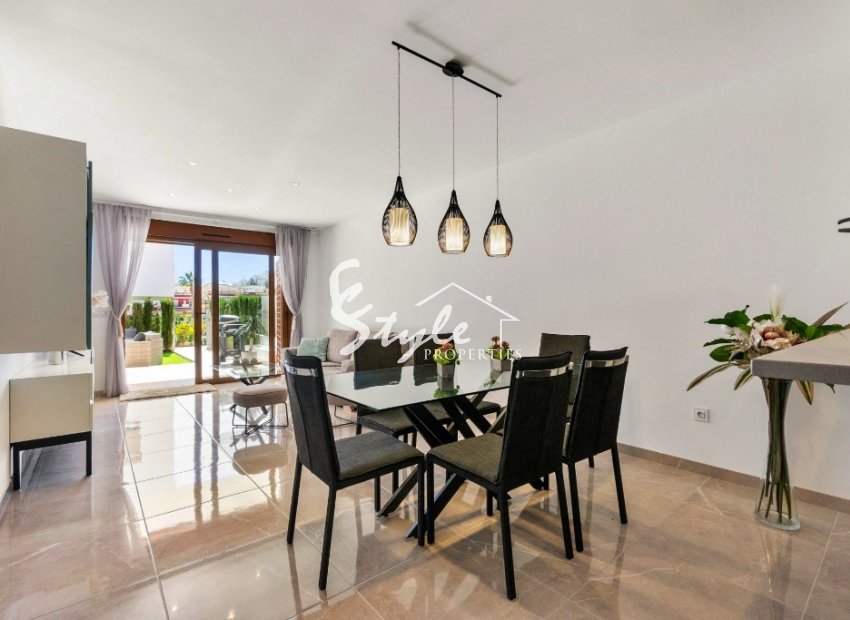 Buy ground floor apartment with large terrace in Costa Blanca close to golf in Villamartin. ID: 6163