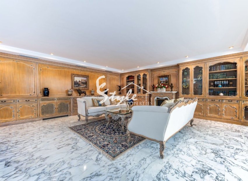 Buy independent luxury villa with lovely garden areas and pool San Juan Playa, Alicante, Costa Blanca. ID: 6316