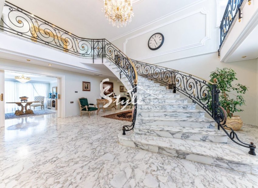 Buy independent luxury villa with lovely garden areas and pool San Juan Playa, Alicante, Costa Blanca. ID: 6316