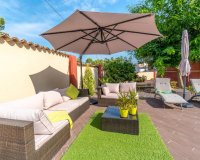 Buy independent villa with lovely garden areas and pool Los Balcones, Torrevieja, Costa Blanca. ID: 4254