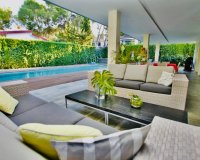 Buy independent villa with lovely garden areas and pool Los Balcones, Torrevieja, Costa Blanca. ID: 4947