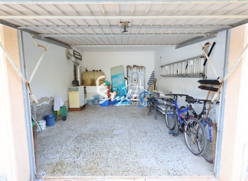 Buy independent villa with lovely garden areas and pool Los Balcones, Torrevieja, Costa Blanca. ID: 6294