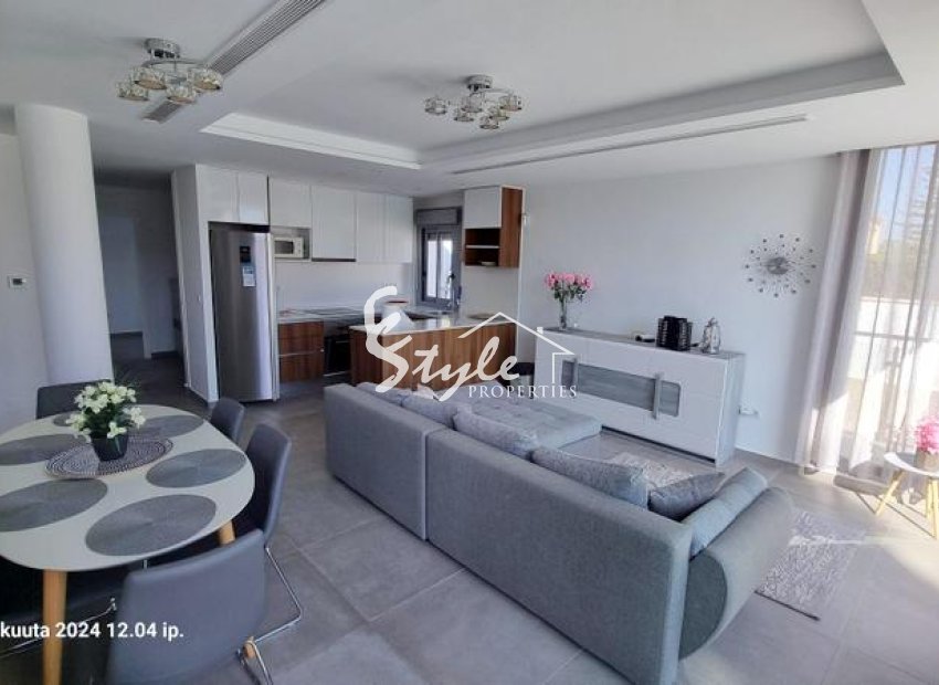 Buy independent villa with lovely garden areas and pool Los Balcones, Torrevieja, Costa Blanca. ID: 6312