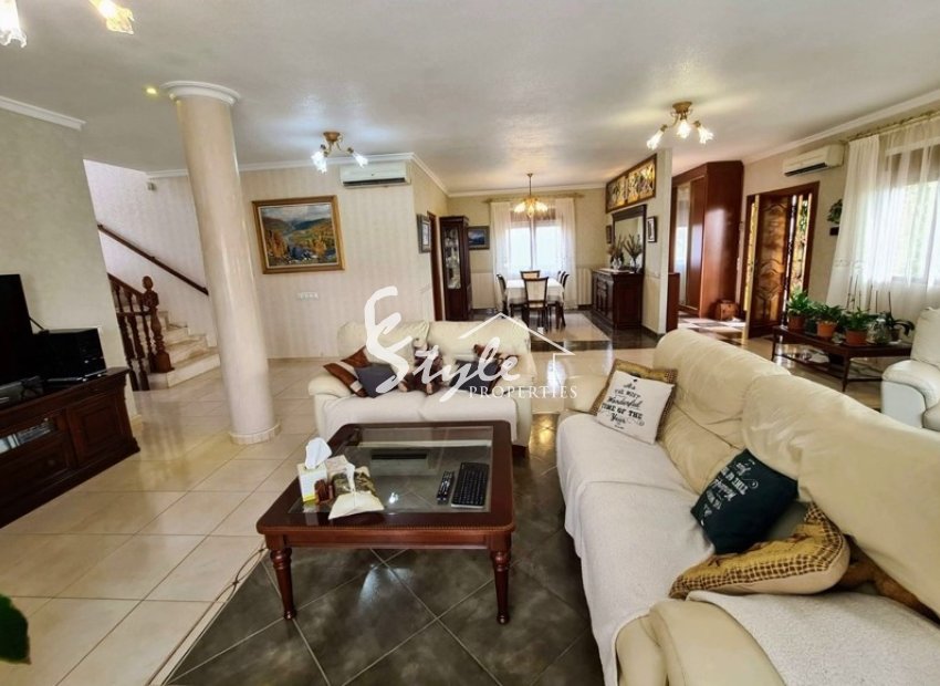 Buy luxury villa in Costa Blanca close to sea in Ciudad Quesada. ID: 4800