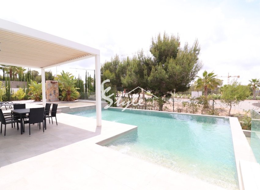 Buy luxury villa with garden and pool, in Las Colinas Golf & Country Club, Villamartín, Orihuela Costa. id 6050