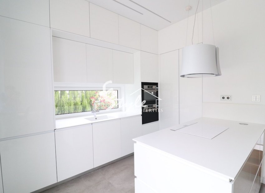 Buy luxury villa with garden and pool, in Las Colinas Golf & Country Club, Villamartín, Orihuela Costa. id 6050