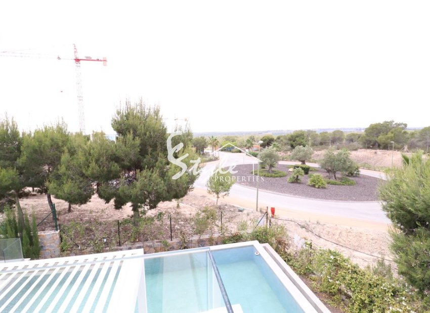 Buy luxury villa with garden and pool, in Las Colinas Golf & Country Club, Villamartín, Orihuela Costa. id 6050