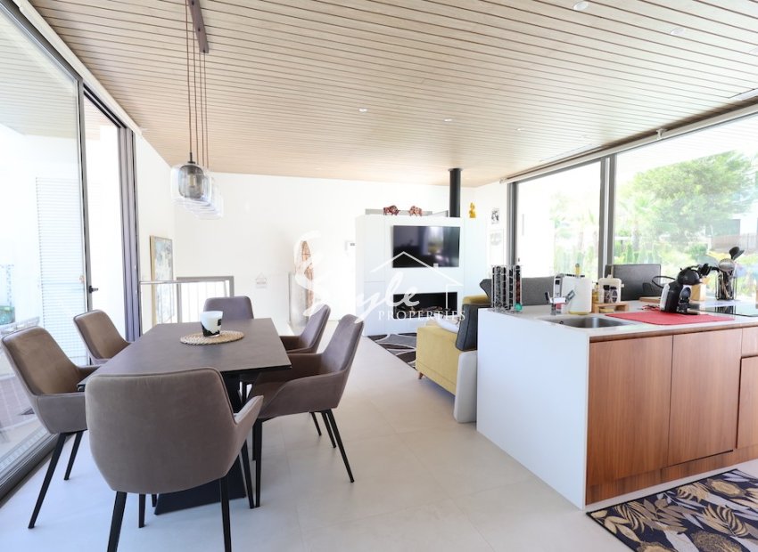 Buy luxury villa with garden and pool, in Las Colinas Golf & Country Club, Villamartín, Orihuela Costa. id 6319