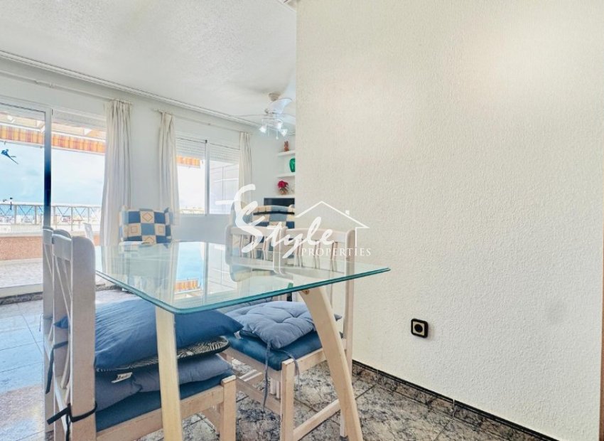 Buy penthouse apartment in Costa Blanca steps from the sea and beach in Torrevieja, Playas del Cura y Los Locos. ID: ST-6344