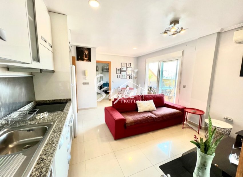 Buy penthouse just 400 meters to the beach in Torrevieja, Costa Blanca. ID: 6257