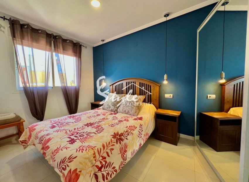 Buy penthouse just 400 meters to the beach in Torrevieja, Costa Blanca. ID: 6257