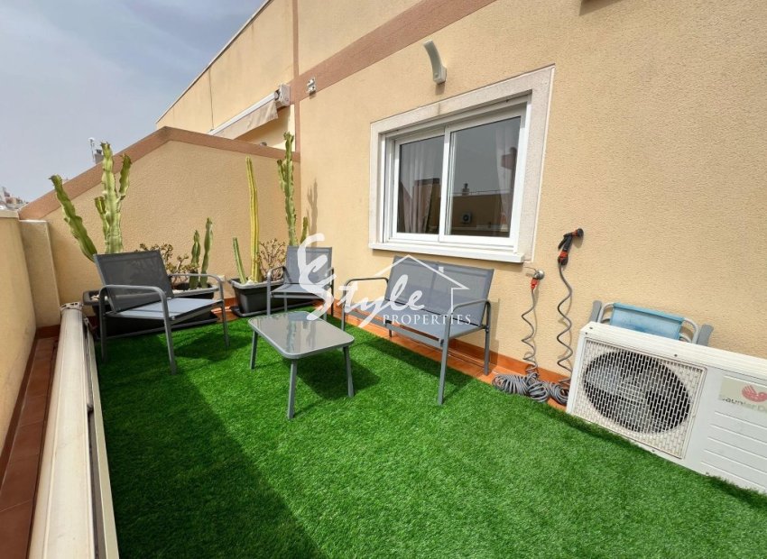Buy penthouse just 400 meters to the beach in Torrevieja, Costa Blanca. ID: 6257