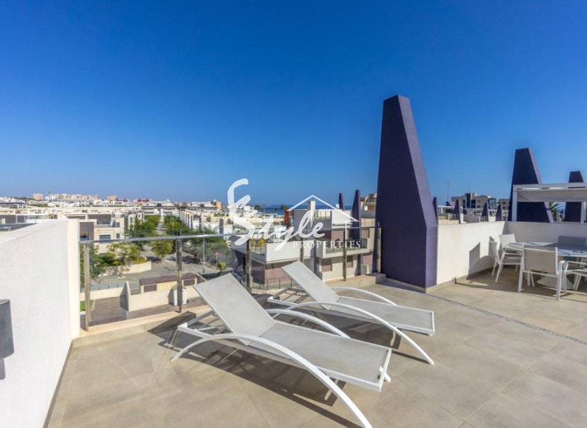 Buy penthouse with pool close to the sea in Mil Palmeras, Orihuela Costa. ID: 6239