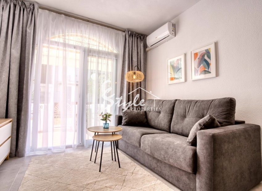 Buy semidetached house with garden and pool in Torrevieja. ID 6342