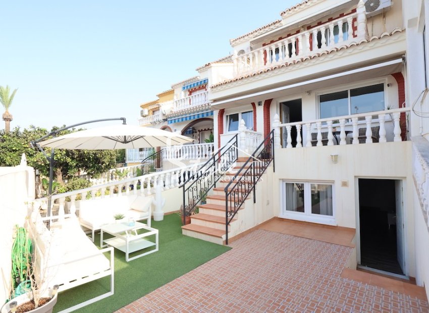 Buy semidetached house with garden and pool in Torrevieja, Torrealmendros. ID 6230