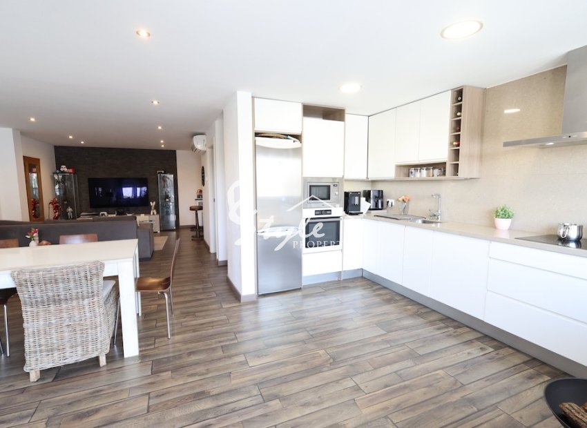 Buy semidetached house with garden and pool in Torrevieja, Torrealmendros. ID 6230