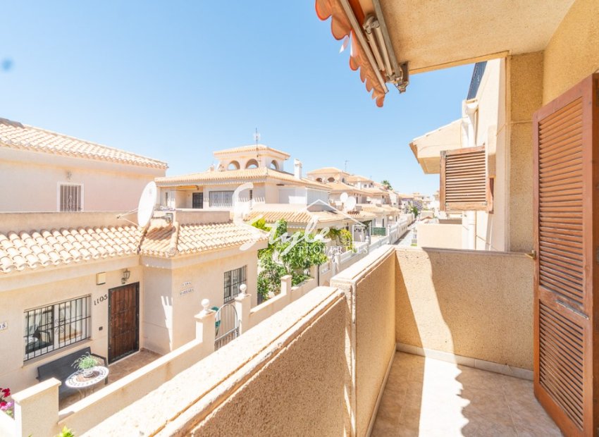 Buy townhouse in Playa Flamenca, Torrevieja. ID 6185