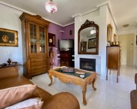 Buy townhouse with garden and pool in Torrevieja, 200 m to the beach. ID 6141