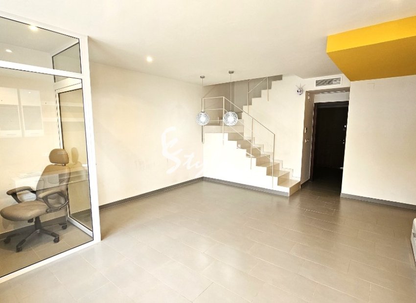 Buy townhouse with garden and pool in Torrevieja. ID 6300