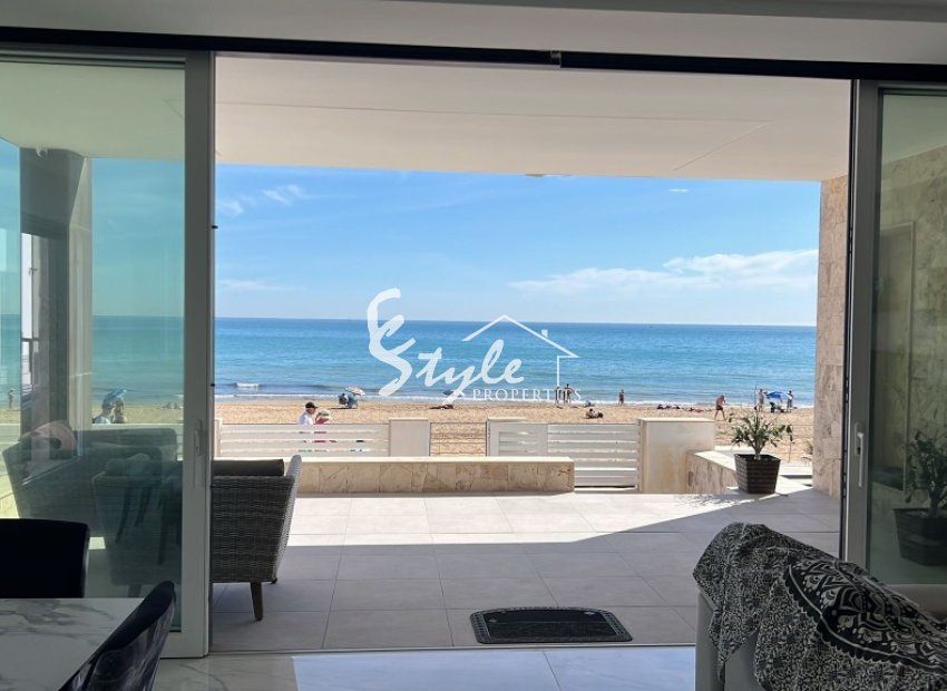 Buy villa a few steps from the best sandy beaches and private access to the Sea. ID: 6256