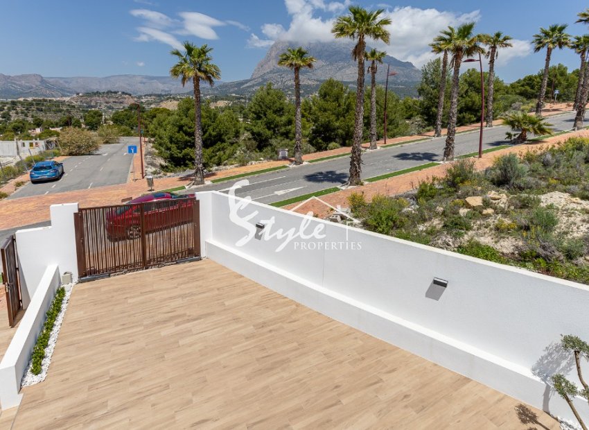 Buy villa in Benidorm, Costa Blanca with pool, close to sea. ID: ON1375