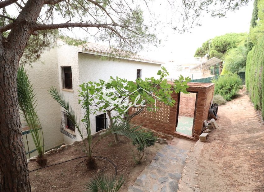 Buy villa in Campoamor close to sea. ID 6120