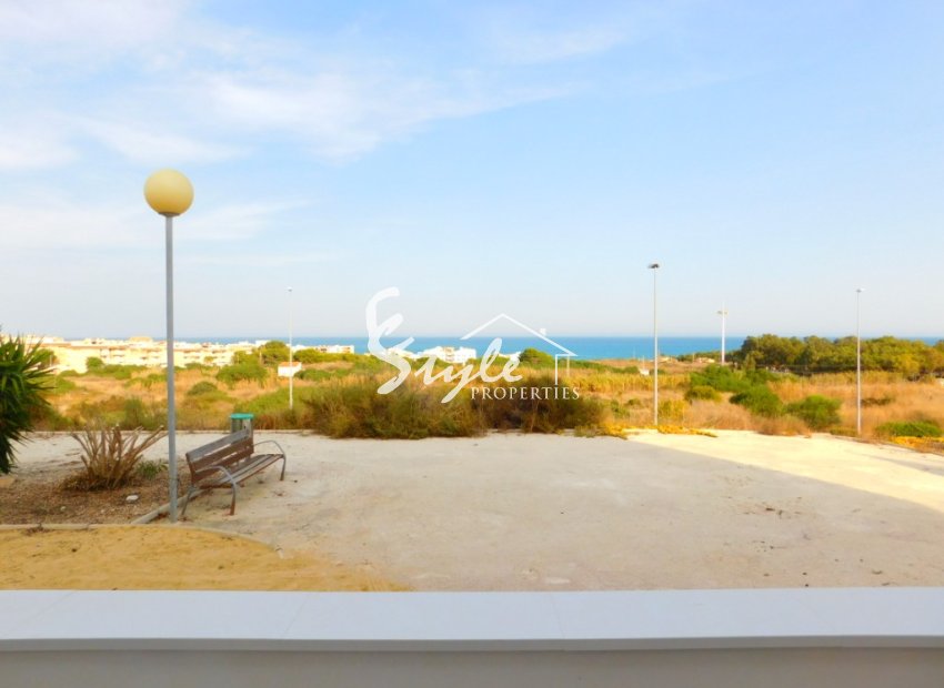 Buy villa in Costa Blanca beach, and with sea views in Guardamar del Segura, Costa Blanca. ID: 4114