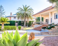 Buy villa in Mil Palmeras close to the beach. ID 4449