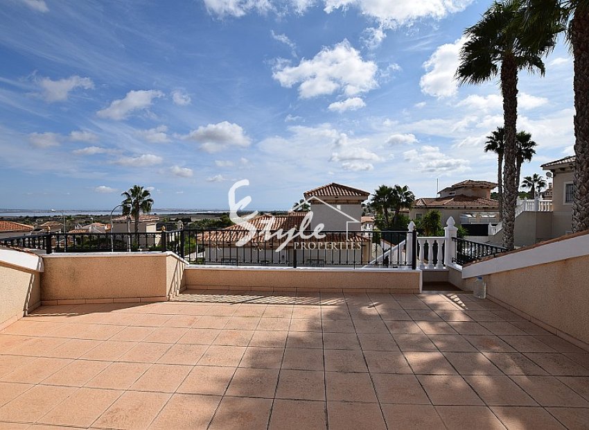 Buy villa with 3 bedrooms in San Miguel de Salinas and close to the beach. ID 4078