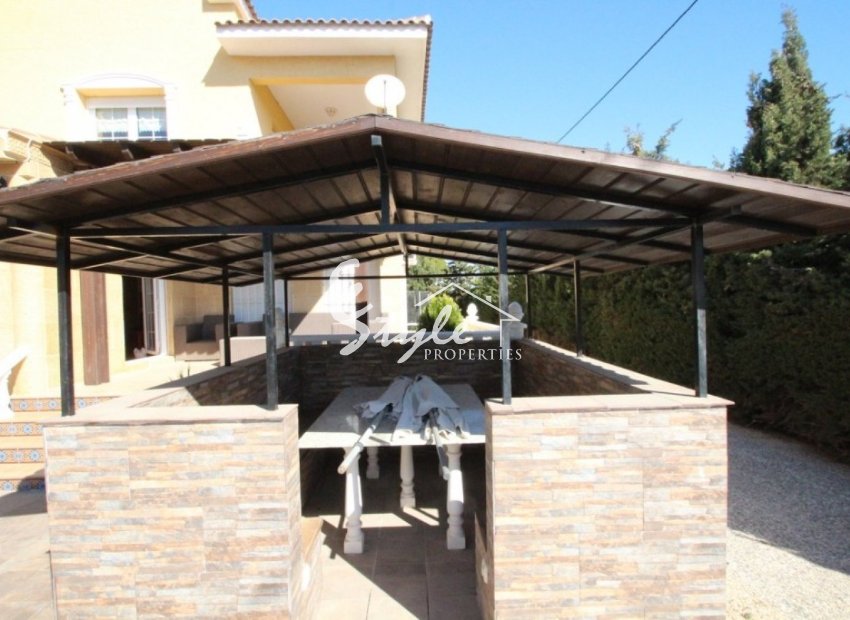 Buy Villa with pool in Costa Blanca close to sea in Cabo Roig, Orihuela Costa. ID: 6167