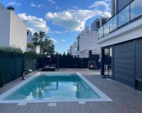 Buy Villa with pool in Costa Blanca close to sea in Lomas de Cabo Roig, Orihuela Costa. ID: 4994